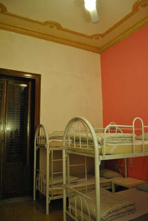 On The Way Hostel Palermo Exterior foto